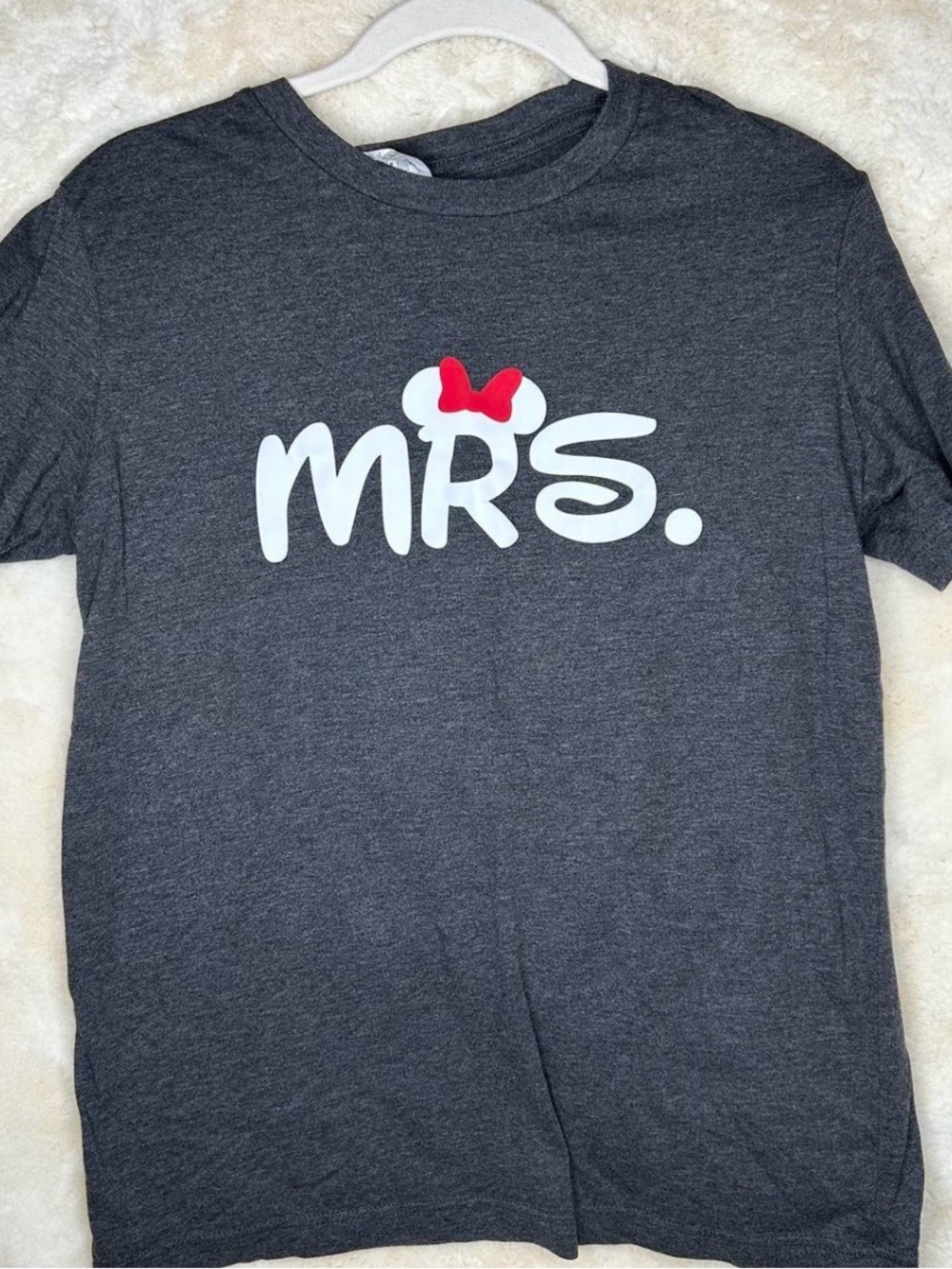 Bella + Canvas Disney Minnie Mouse "Mrs." Bow Graphic Gray Crew Neck Tee M
